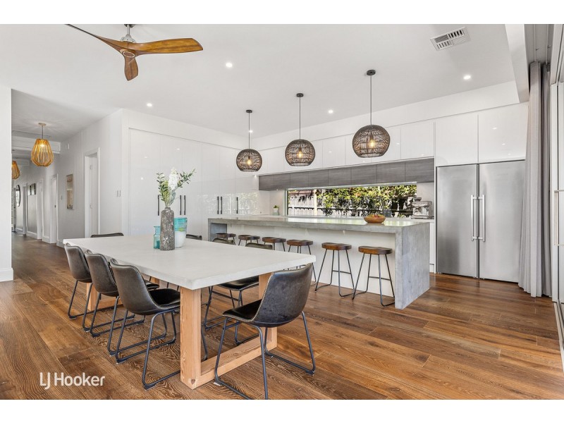2 Braeside Avenue, Myrtle Bank SA 5064