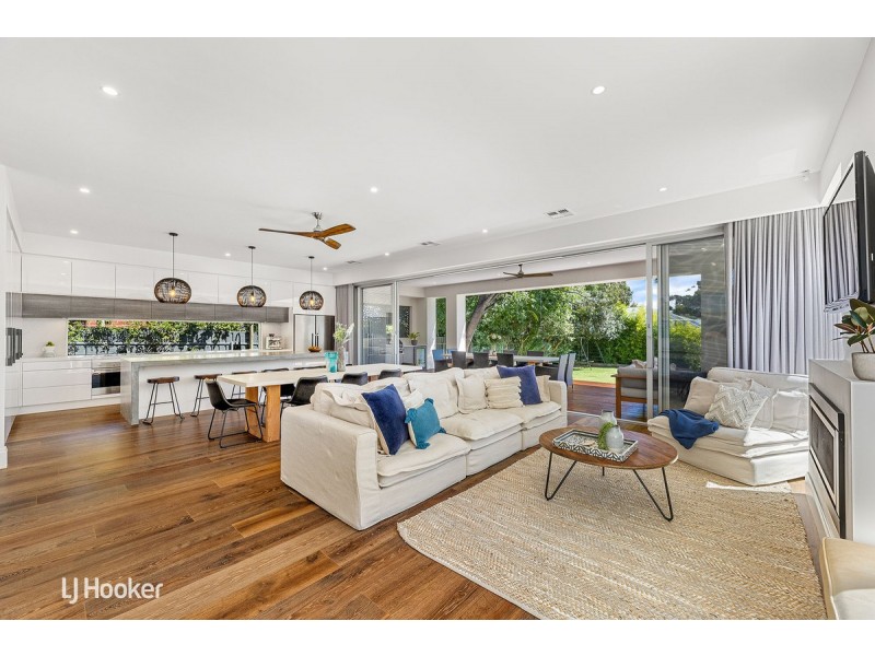 2 Braeside Avenue, Myrtle Bank SA 5064