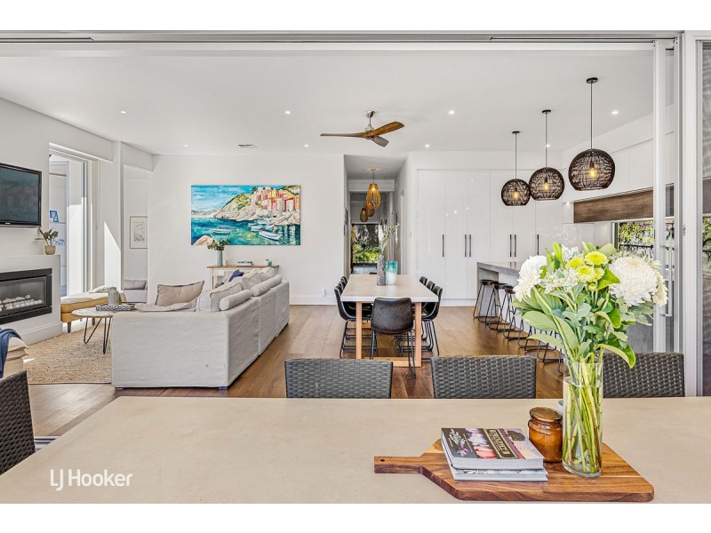 2 Braeside Avenue, Myrtle Bank SA 5064