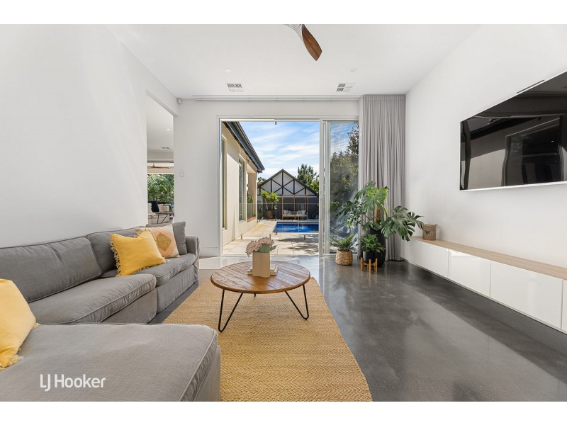 2 Braeside Avenue, Myrtle Bank SA 5064