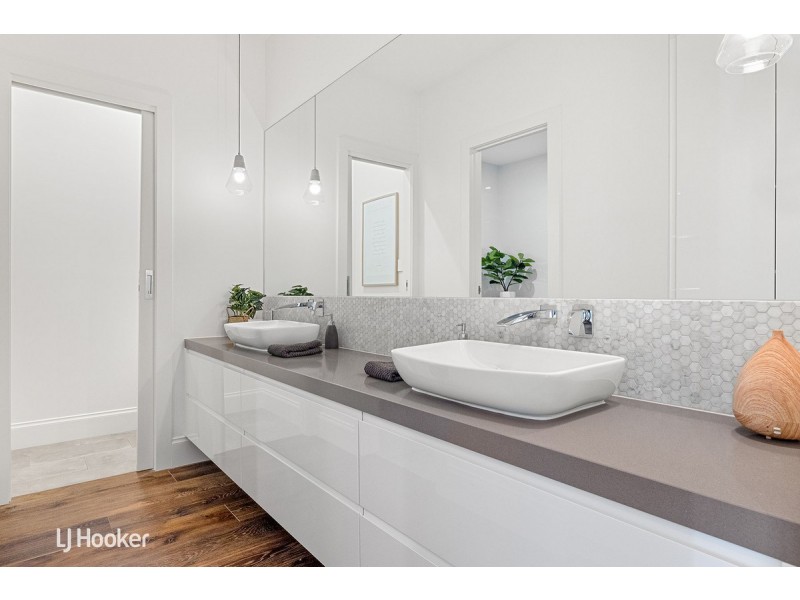 2 Braeside Avenue, Myrtle Bank SA 5064