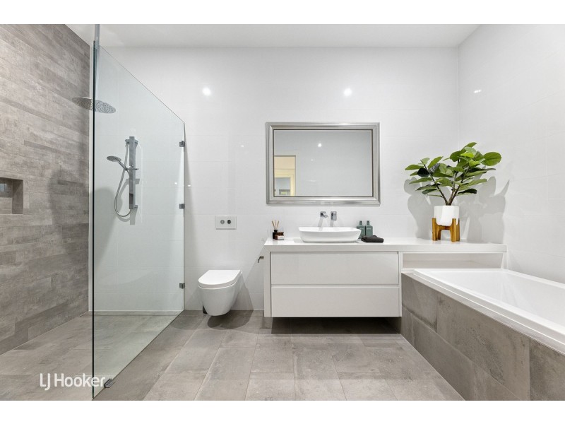 2 Braeside Avenue, Myrtle Bank SA 5064