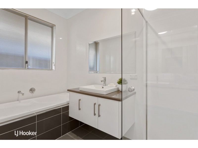 18 Rozells Avenue, Lightsview SA 5085