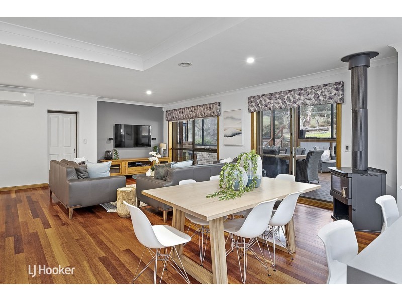 8 William Street, Houghton SA 5131