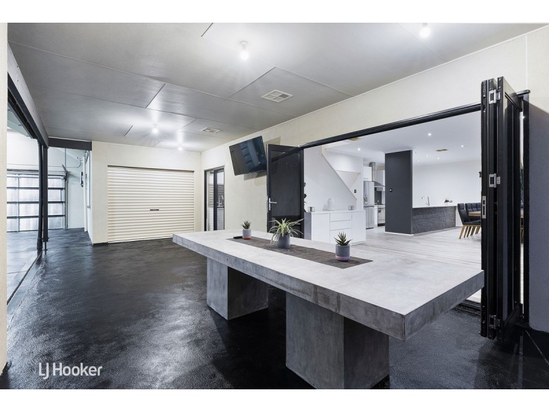 4 Empress Court, Mawson Lakes SA 5095