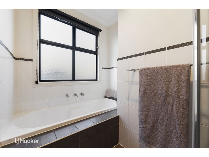 4 Empress Court, Mawson Lakes SA 5095