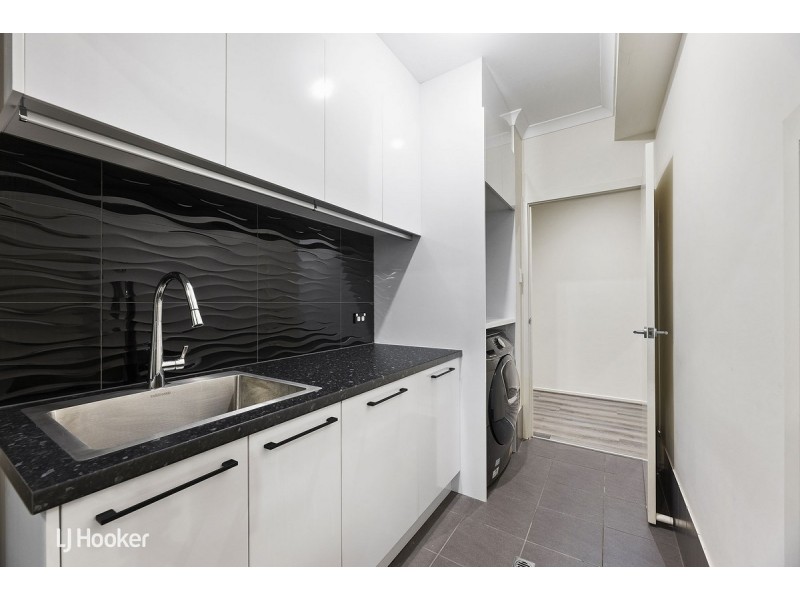 4 Empress Court, Mawson Lakes SA 5095