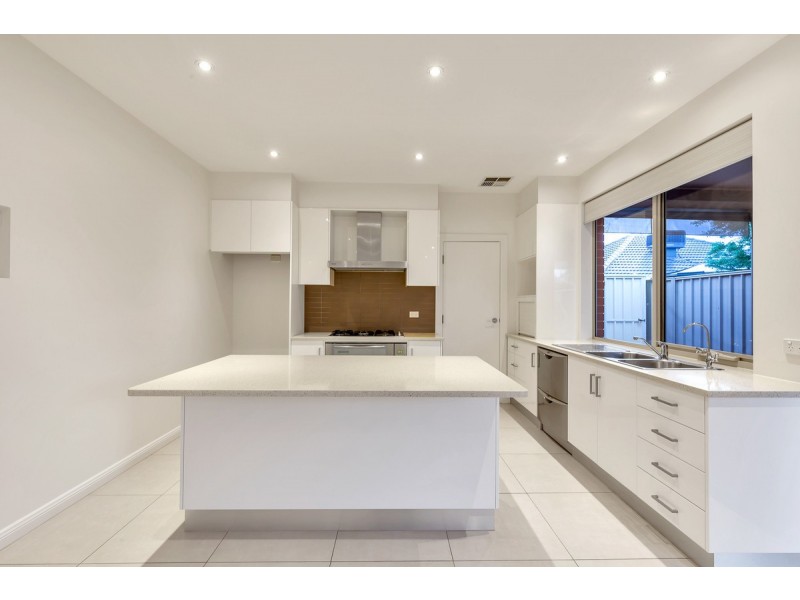 8 Scarratt Avenue, Firle SA 5070