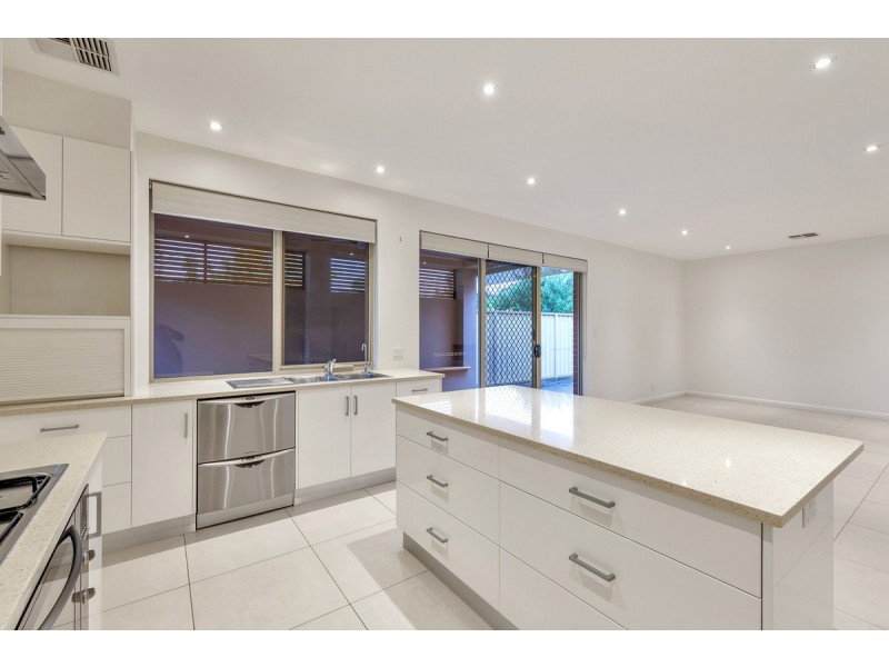 8 Scarratt Avenue, Firle SA 5070