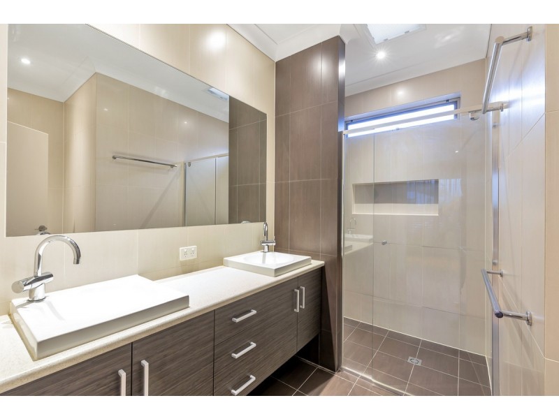 8 Scarratt Avenue, Firle SA 5070