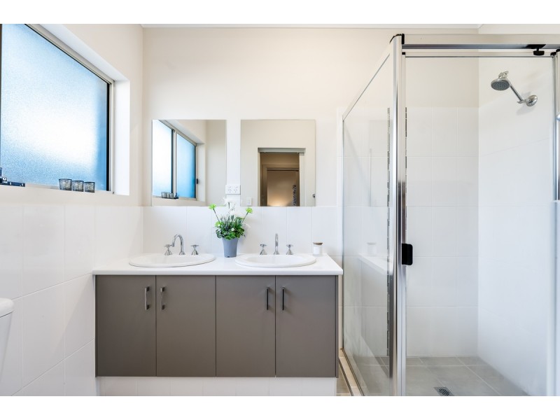 24a Edmund Avenue, Paradise SA 5075