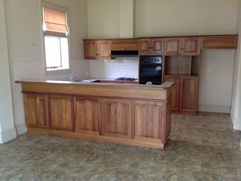 27 Fourth Avenue, St Peters SA 5069