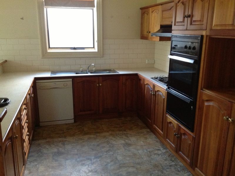 27 Fourth Avenue, St Peters SA 5069