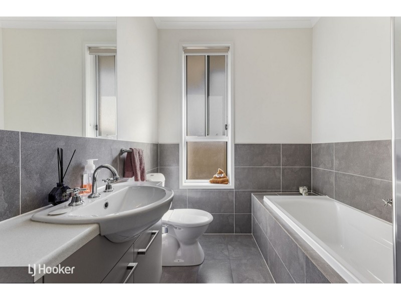 1/11 Deck Crescent, Seaford Meadows SA 5169