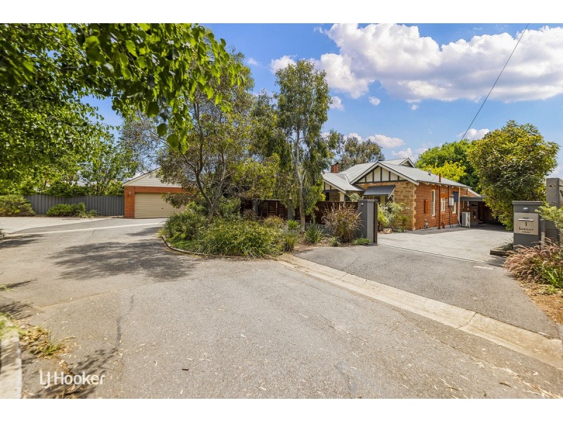 1 Lindsay Avenue, Myrtle Bank SA 5064