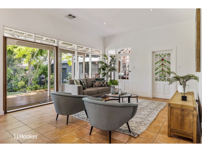 1 Lindsay Avenue, Myrtle Bank SA 5064