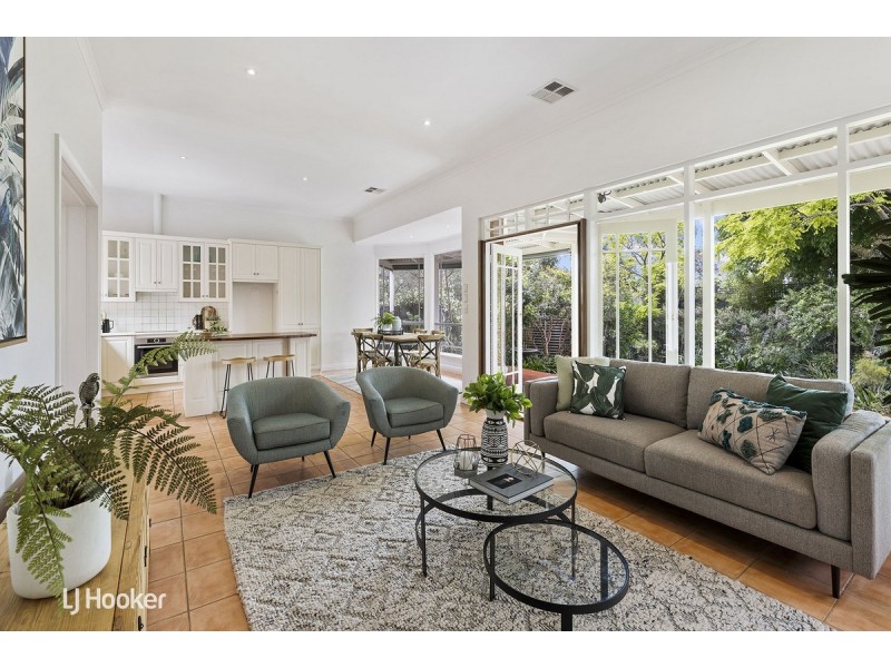 1 Lindsay Avenue, Myrtle Bank SA 5064