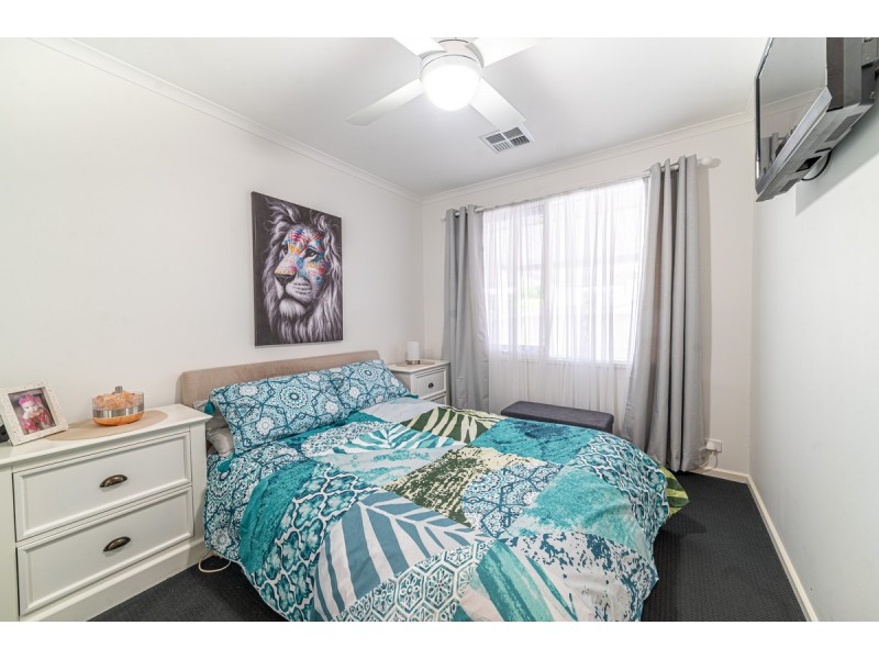 4 Carr Crescent, Newton SA 5074