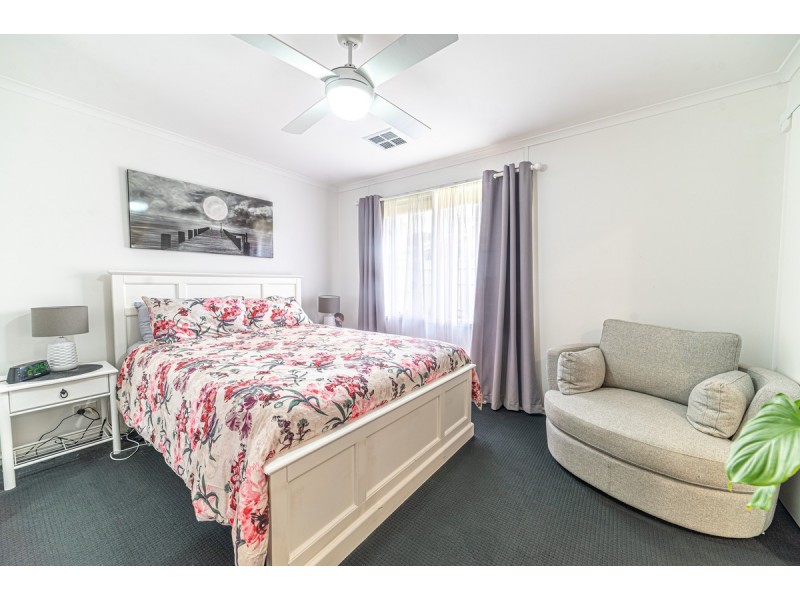 4 Carr Crescent, Newton SA 5074