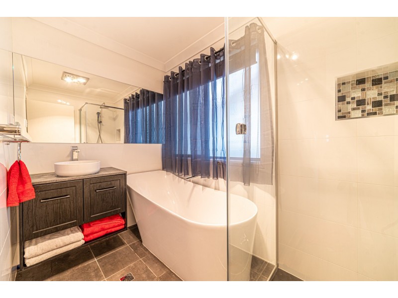 4 Carr Crescent, Newton SA 5074