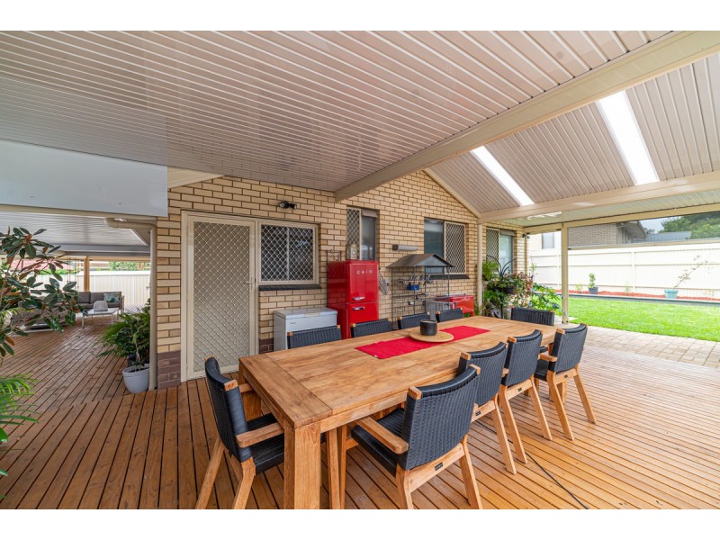 4 Carr Crescent, Newton SA 5074