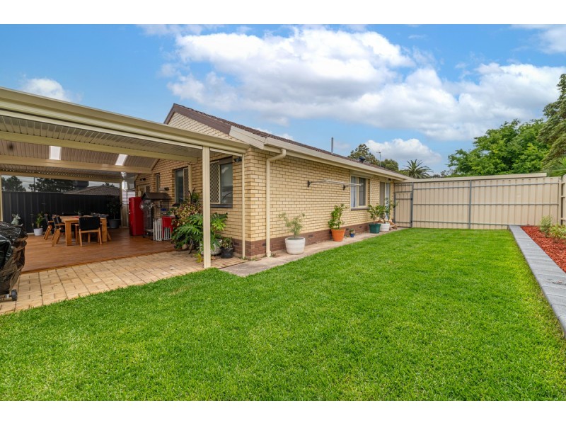 4 Carr Crescent, Newton SA 5074