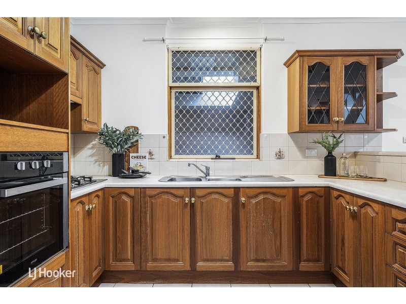 40 Lindsay Avenue, Valley View SA 5093