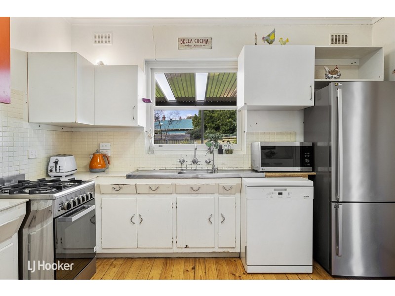 9 Harris Road, Vale Park SA 5081