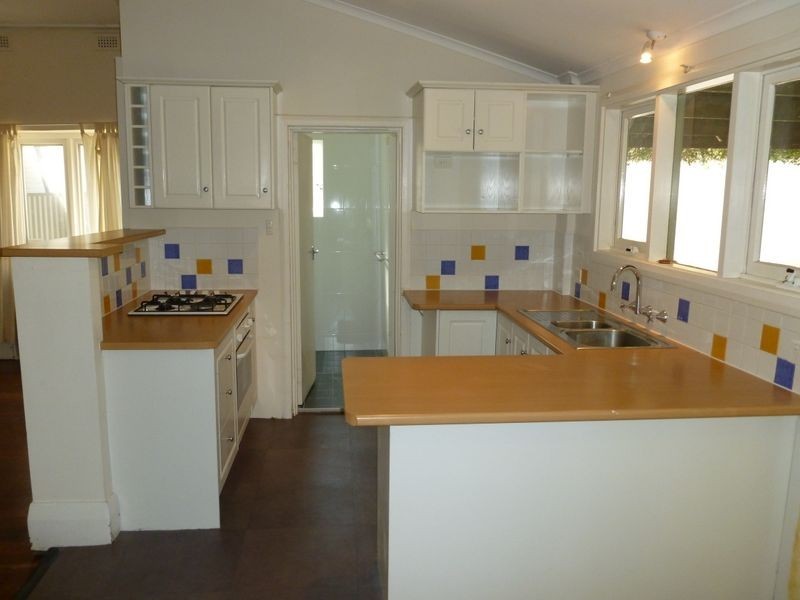 18 Corinda Avenue, Kensington Park SA 5068