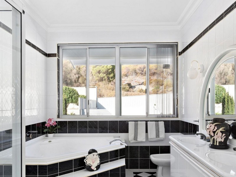 15 Grevillea Avenue, Athelstone SA 5076