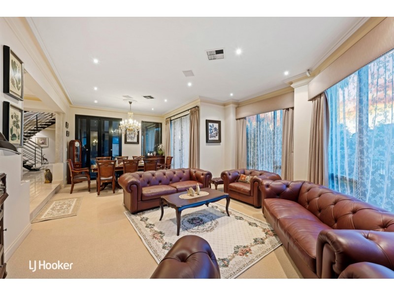 6 Mckinlay Court, Mawson Lakes SA 5095