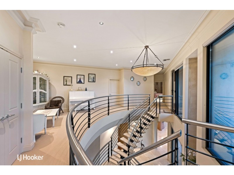 6 Mckinlay Court, Mawson Lakes SA 5095