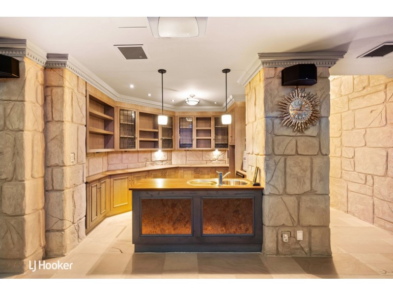 6 Mckinlay Court, Mawson Lakes SA 5095