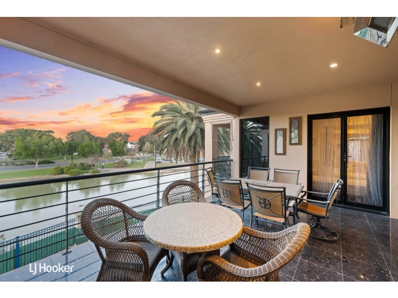 6 Mckinlay Court, Mawson Lakes SA 5095