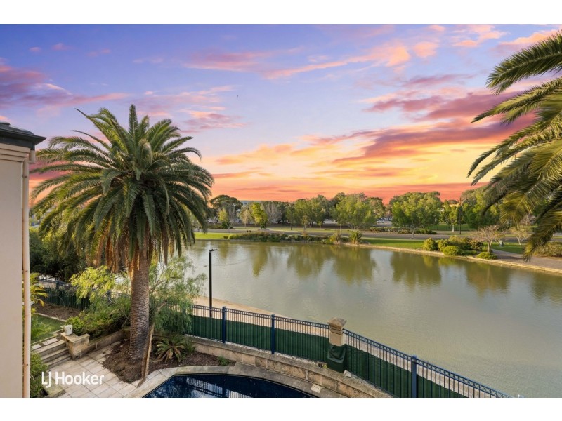 6 Mckinlay Court, Mawson Lakes SA 5095