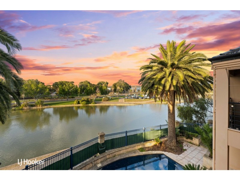 6 Mckinlay Court, Mawson Lakes SA 5095