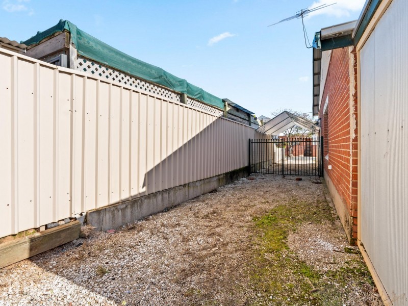 8 Park Street, Kingswood SA 5062