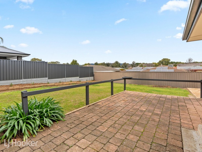12 McCubbin Avenue, Hope Valley SA 5090