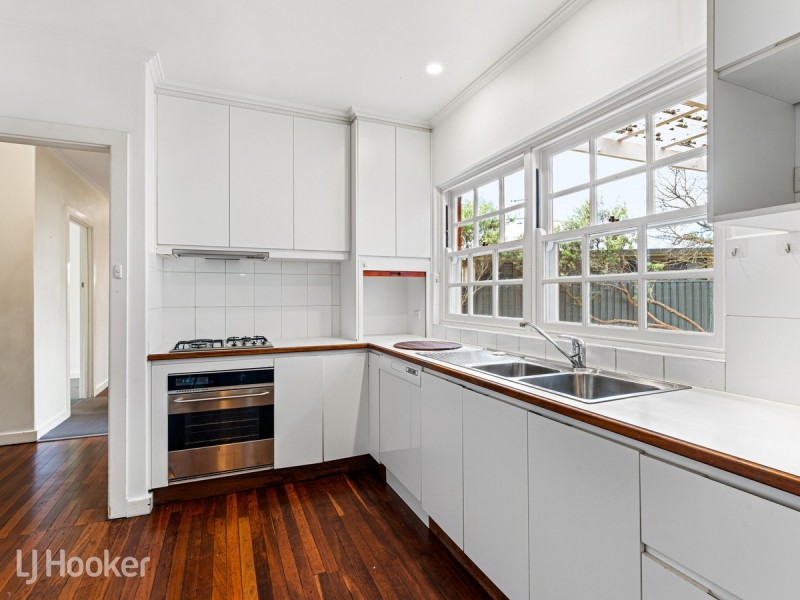 2 Lynly Crescent, Rostrevor SA 5073