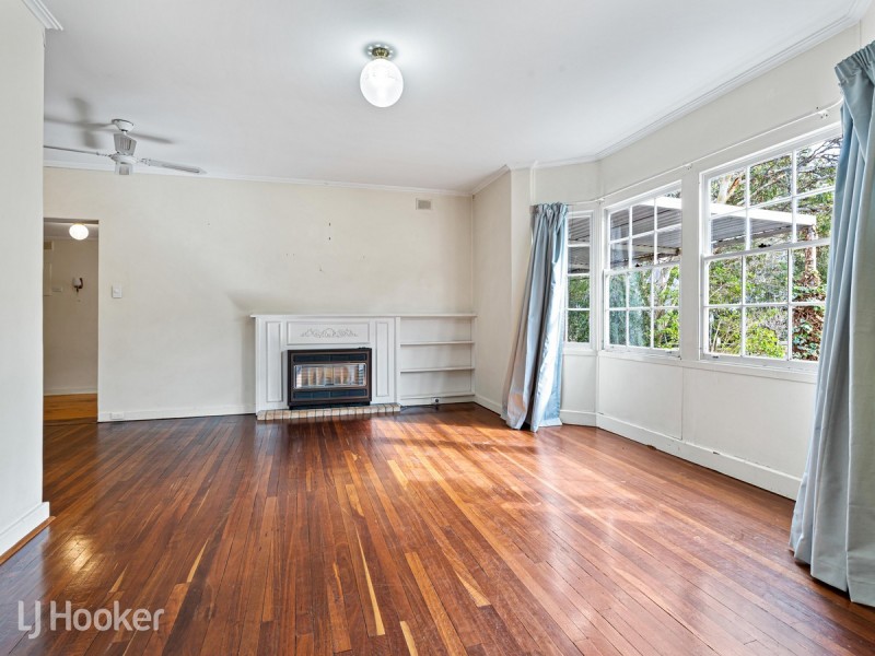 2 Lynly Crescent, Rostrevor SA 5073
