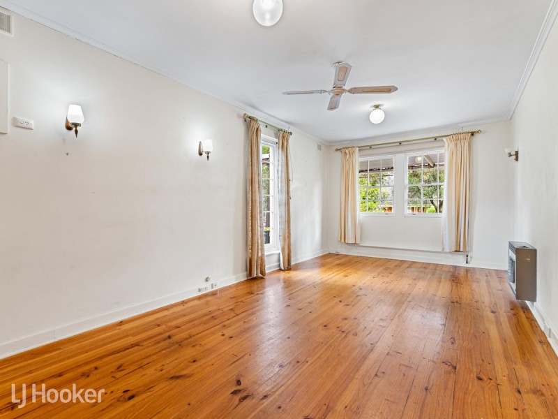 2 Lynly Crescent, Rostrevor SA 5073