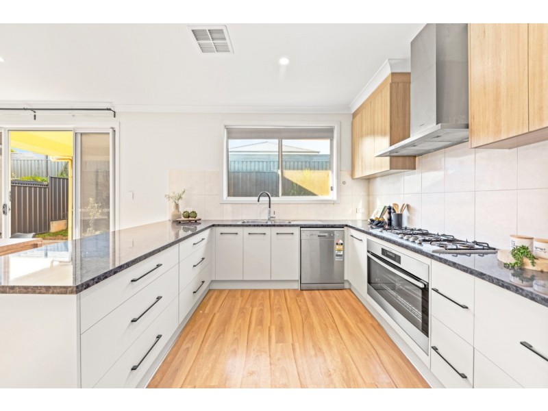 38 Branson Avenue, Clearview SA 5085