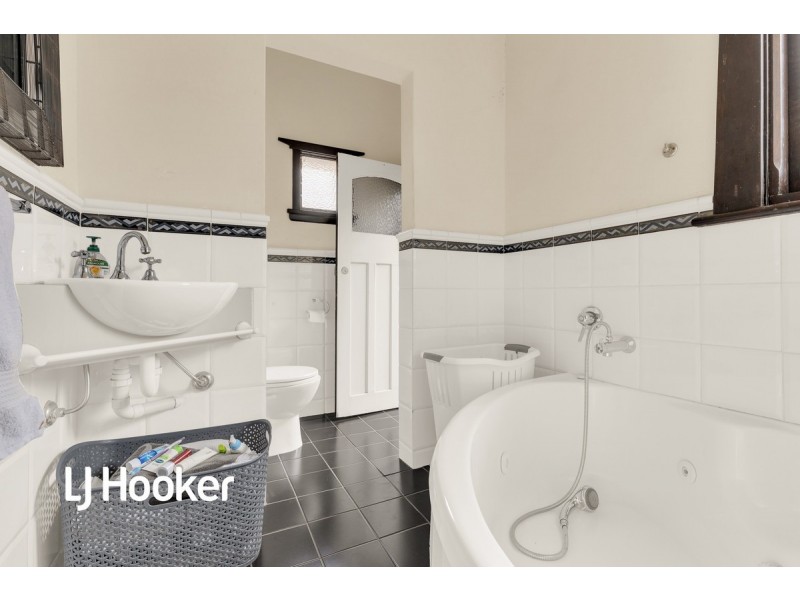 6 Dunstan Avenue, Kensington Park SA 5068