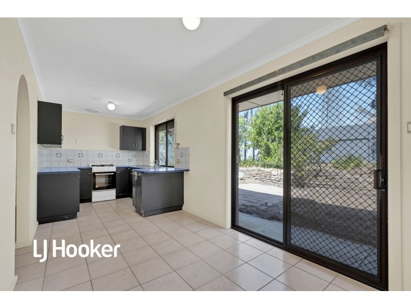 55 Black Road, Flagstaff Hill SA 5159