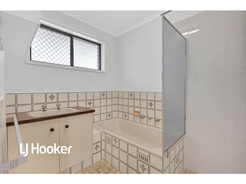 55 Black Road, Flagstaff Hill SA 5159