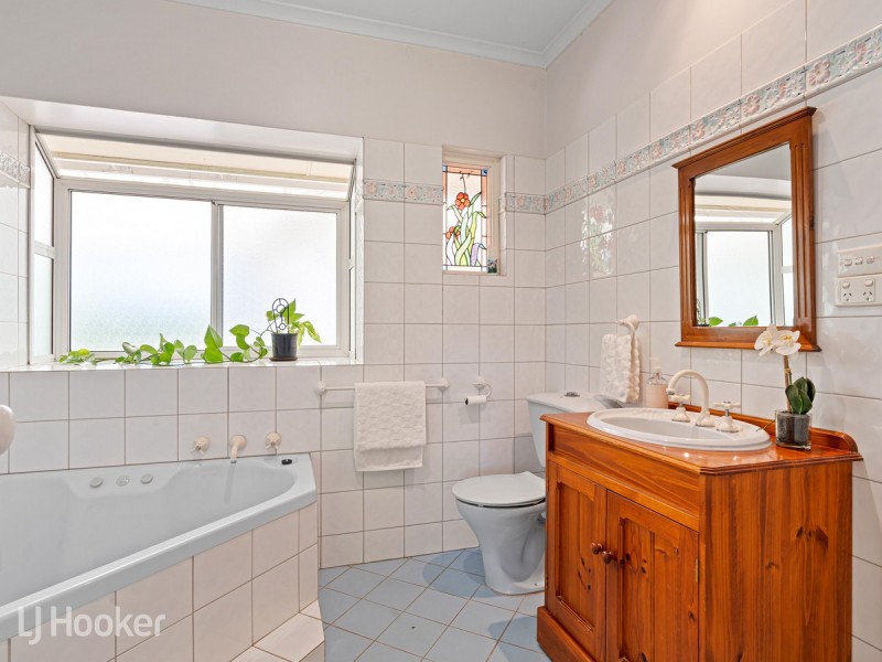 6 Mimosa Drive, Vale Park SA 5081