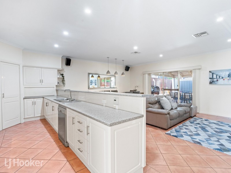 8 Fayden Drive, Paradise SA 5075