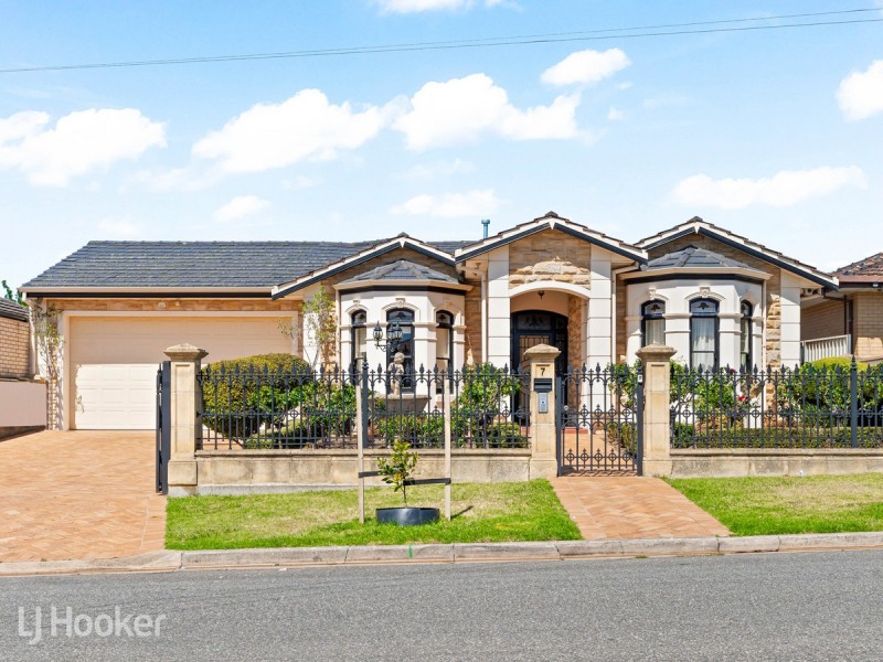 7 Quinn Avenue, Rostrevor SA 5073