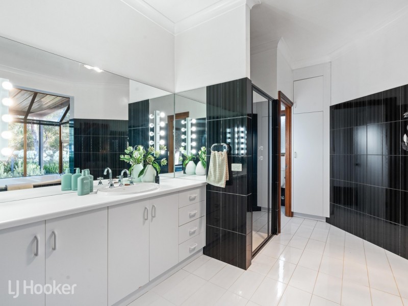 13 Fayden Drive, Paradise SA 5075