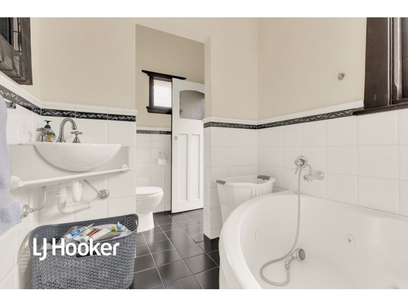 6 Dunstan Avenue, Kensington Park SA 5068